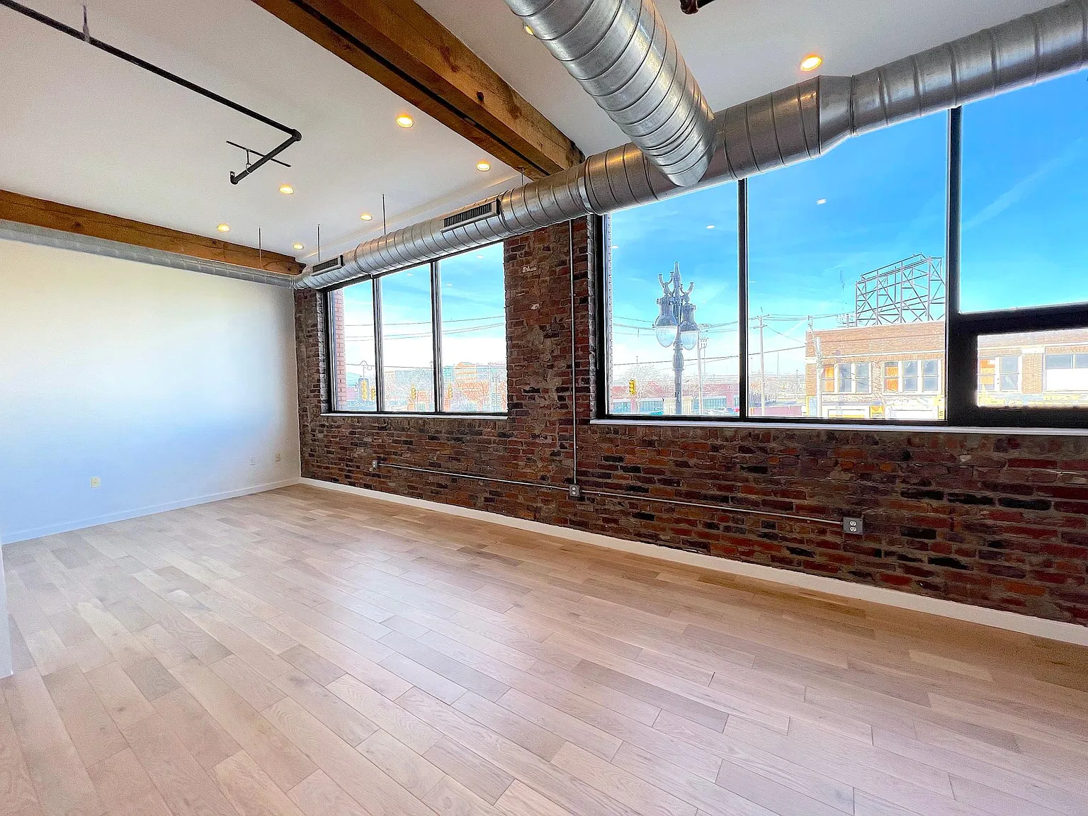 1 bed, 1100 sqft, $2,000 — Photo 4