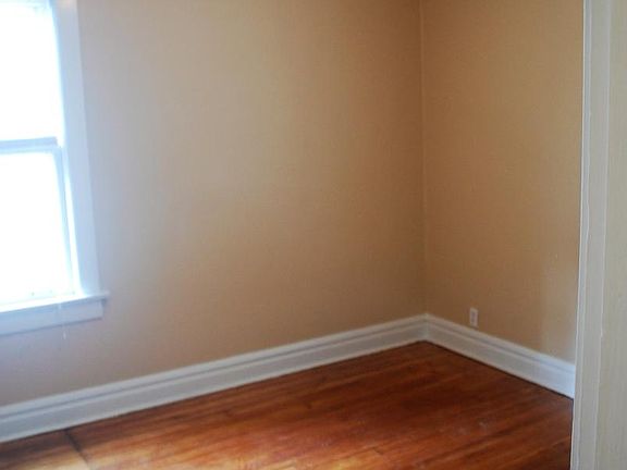5th image of 605 Lilac Ave