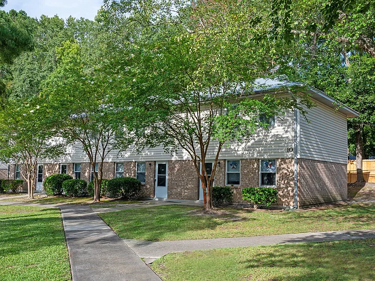 Woodlocke Apartments — Photo 29
