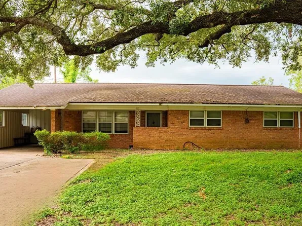 611 Frankie St, Wharton, TX 77488