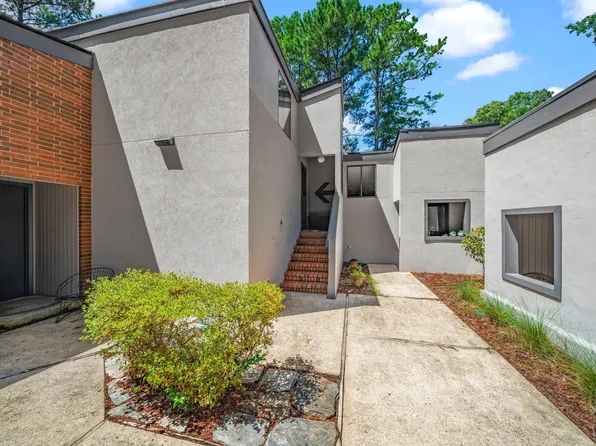4 Beechtree Vlg, Sanford, NC 27332