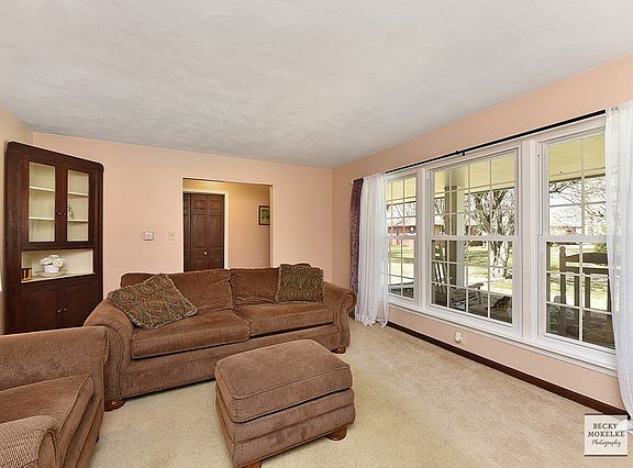 3rd image of 8S905 Oaken Dr