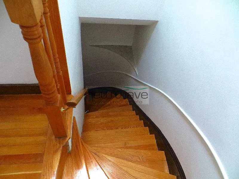 2 bed, 700 sqft, $3,850 — Photo 4