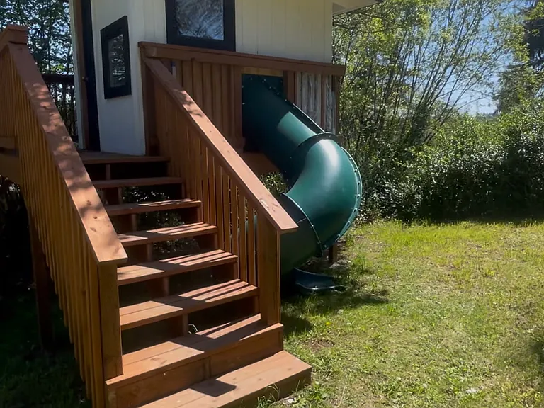 1398 Oregon Ave — Photo 17