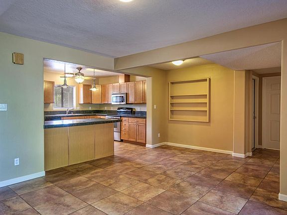 5th image of 1336 Stanford Dr NE