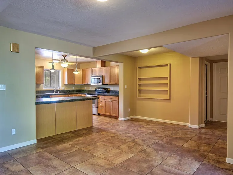 1336 Stanford Dr NE — Photo 5