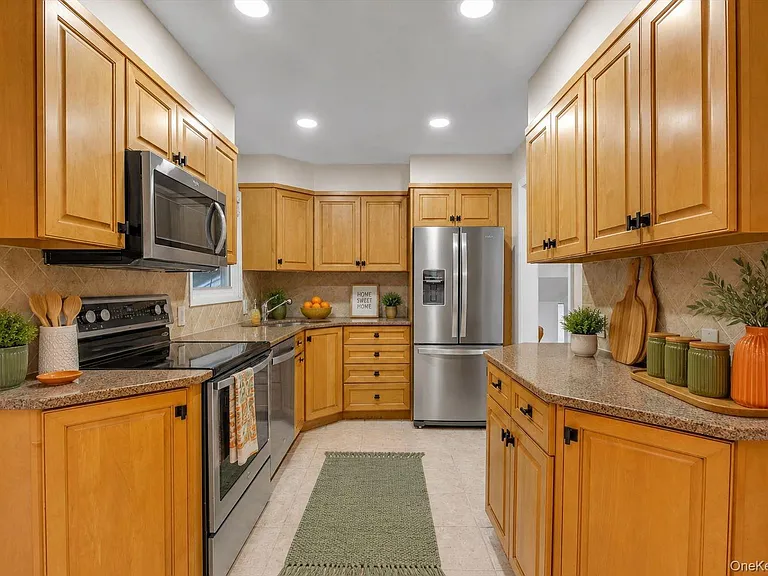 17 Fresno Dr — Photo 5