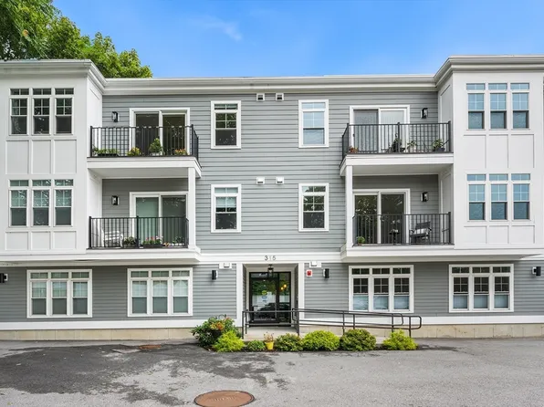 315 College Farm Rd #6, Waltham, MA 02451