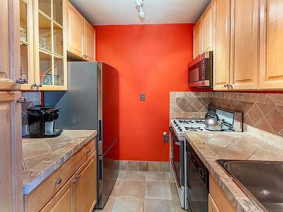 5th image of 400 E 56th St APT 27A