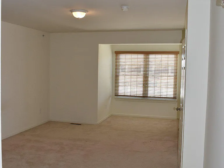 72 Chelsea Ct — Photo 3