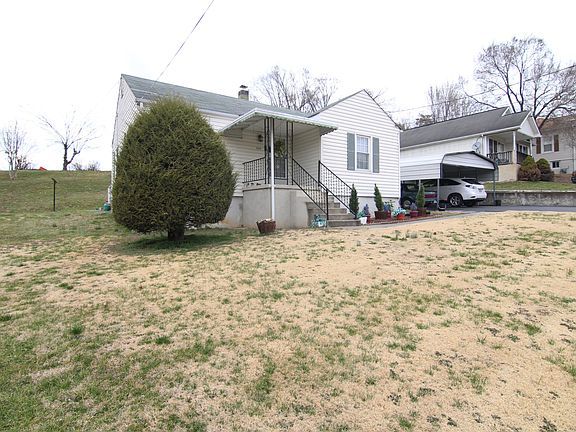 2nd image of 2614 Dell Ave NE