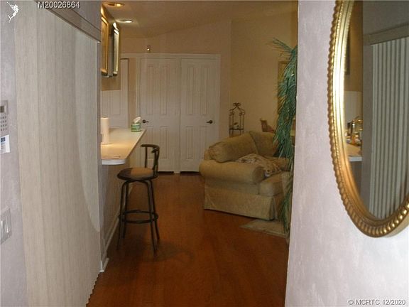 4th image of 1529 SW Waterfall Blvd