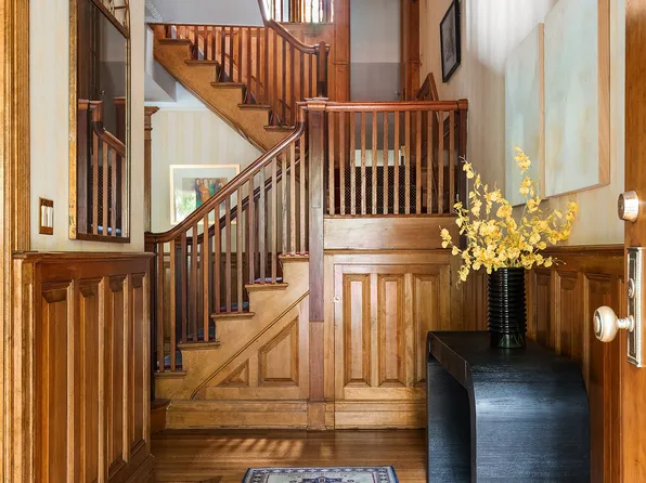 623 2nd Street image 2 of 23
