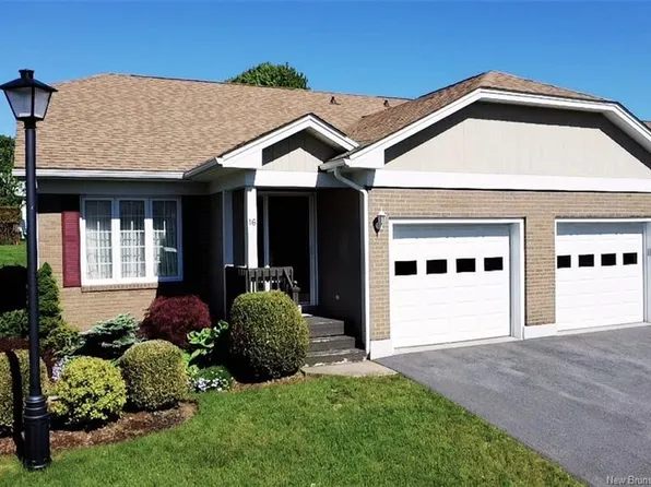 16 Wayne Ter, Saint John, NB E2M 5Z1