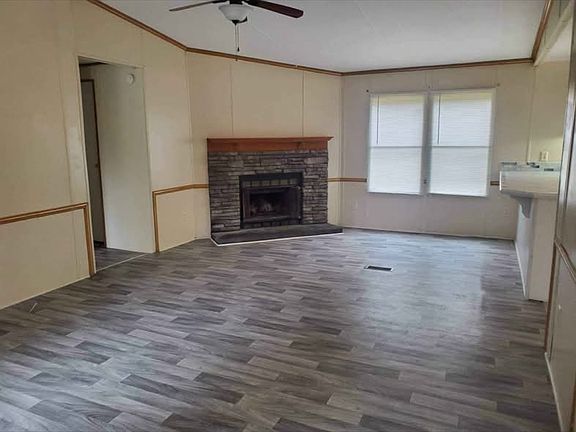 3rd image of 23077 Rollins St