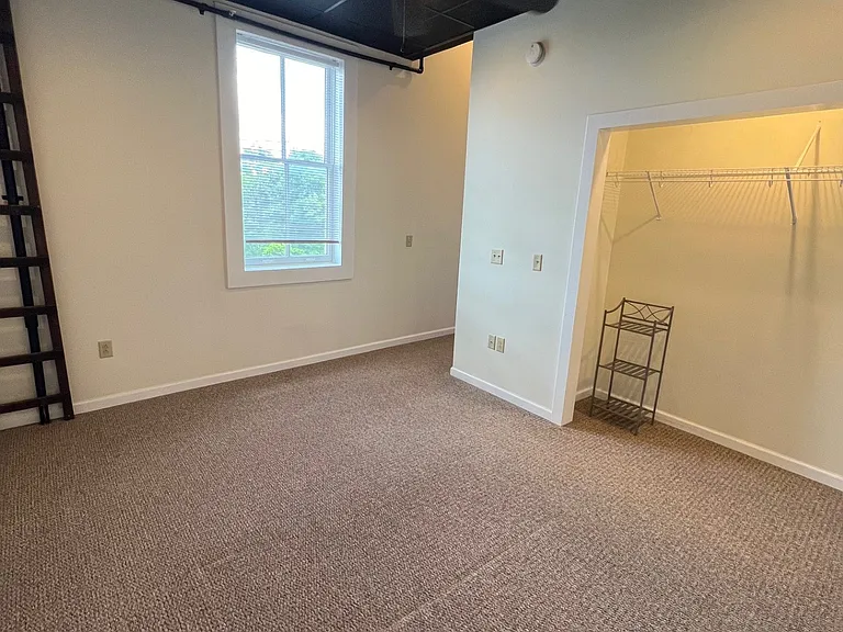 20 E Main St #12 — Photo 7