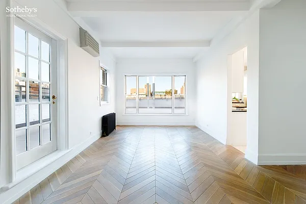 Sold by Sotheby's International Realty | media 1