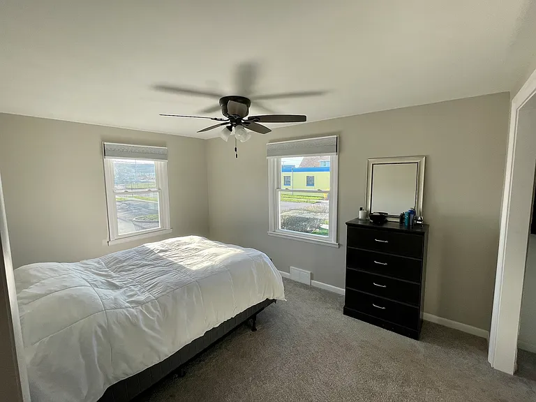 260 Waverly Ave — Photo 14