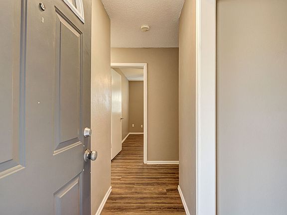 3rd image of 636 E 27th Pl