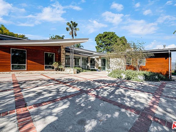 4th image of 3477 Wrightwood Dr