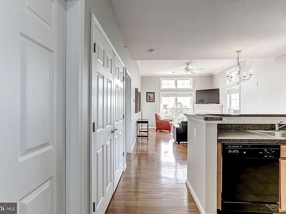 4th image of 3810 Lightfoot St Unit 401