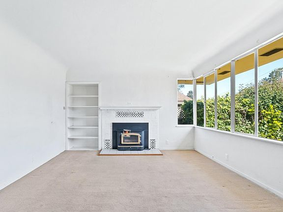 5th image of 685 Bayview Dr #A