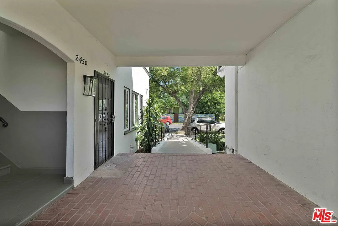 2 bed, 1.0 bath, 800 sqft, $2,495 — Photo 3