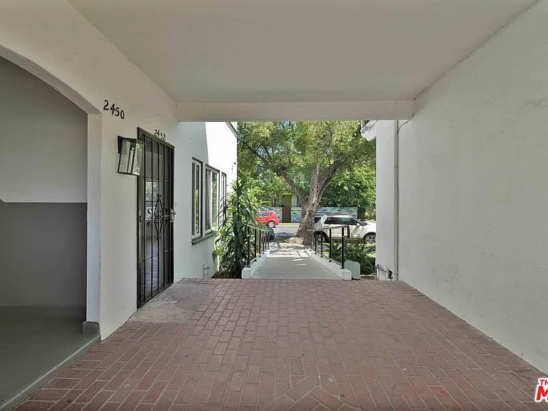 2452 W 18th St — Photo 3