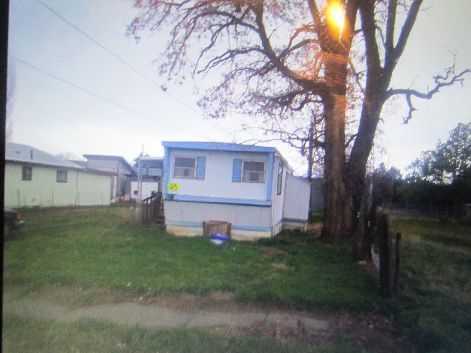 1st image of 140 Murphy St