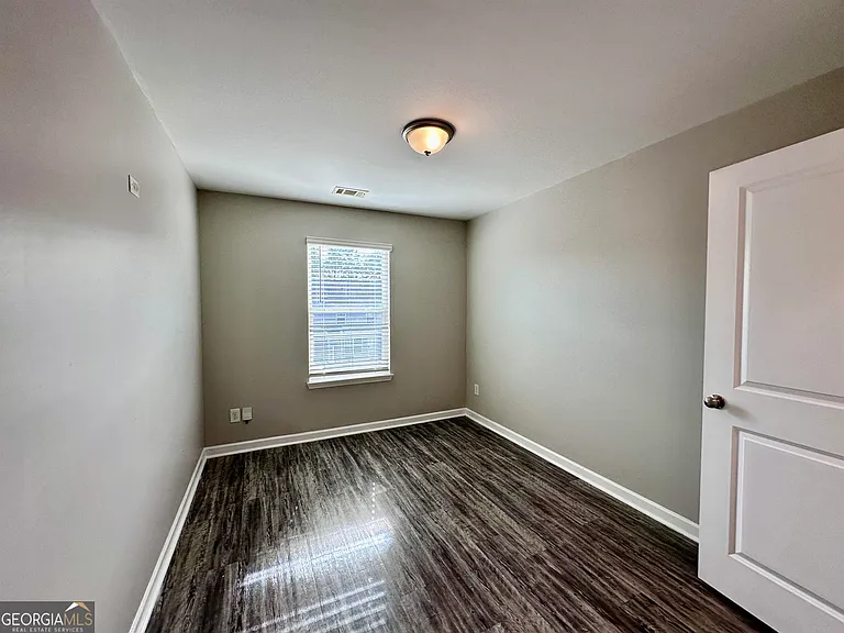 306 Ashigan St — Photo 12