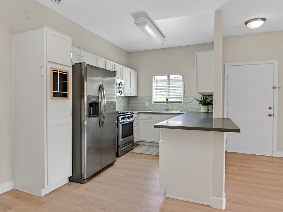 1st image of 2291 W Horizon Ridge Pkwy Unit 1106