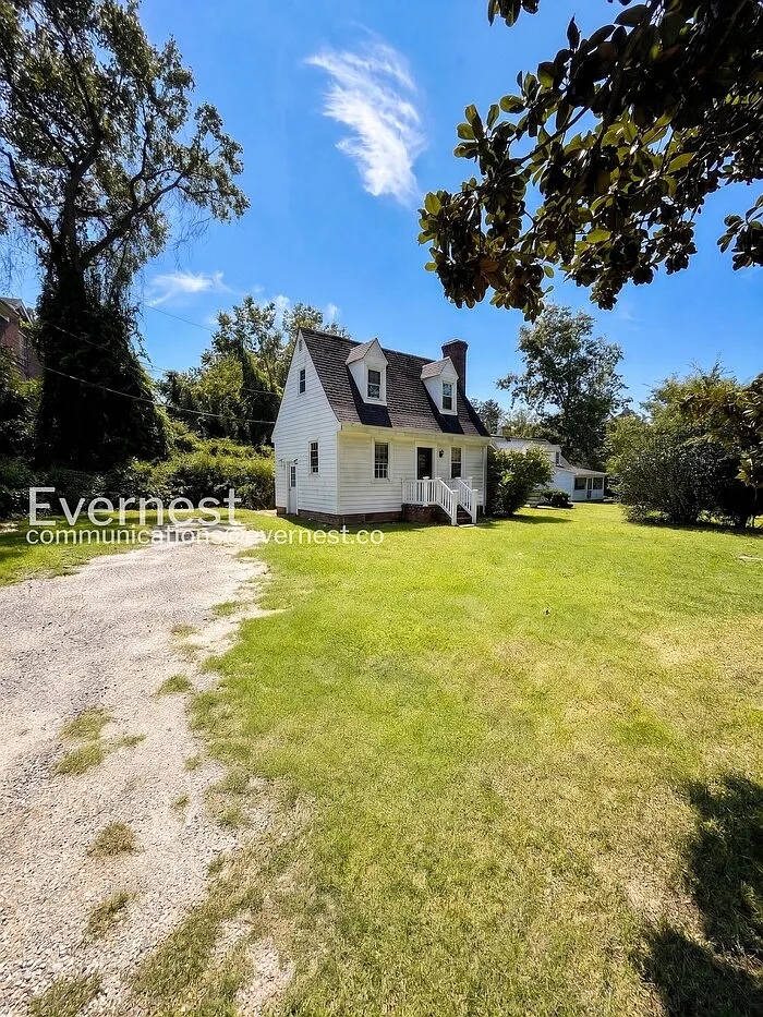 1 bed, 1.0 bath, 672 sqft, $1,300 — Photo 2
