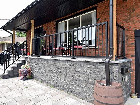4th image of 682 Mohawk Rd W