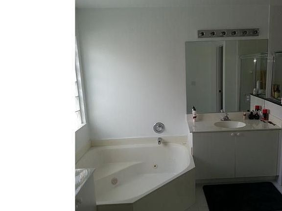 ldb4e7544-m12xd-w1020_h770_q80