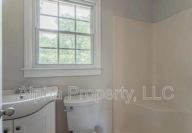 7 Pembroke Ln — Photo 17