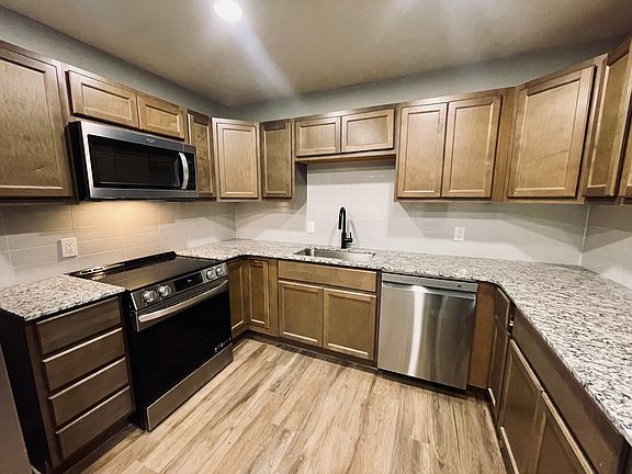 2nd image of 303 Palmwood Dr #B