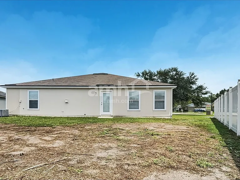 8612 Tristan Dr — Photo 17