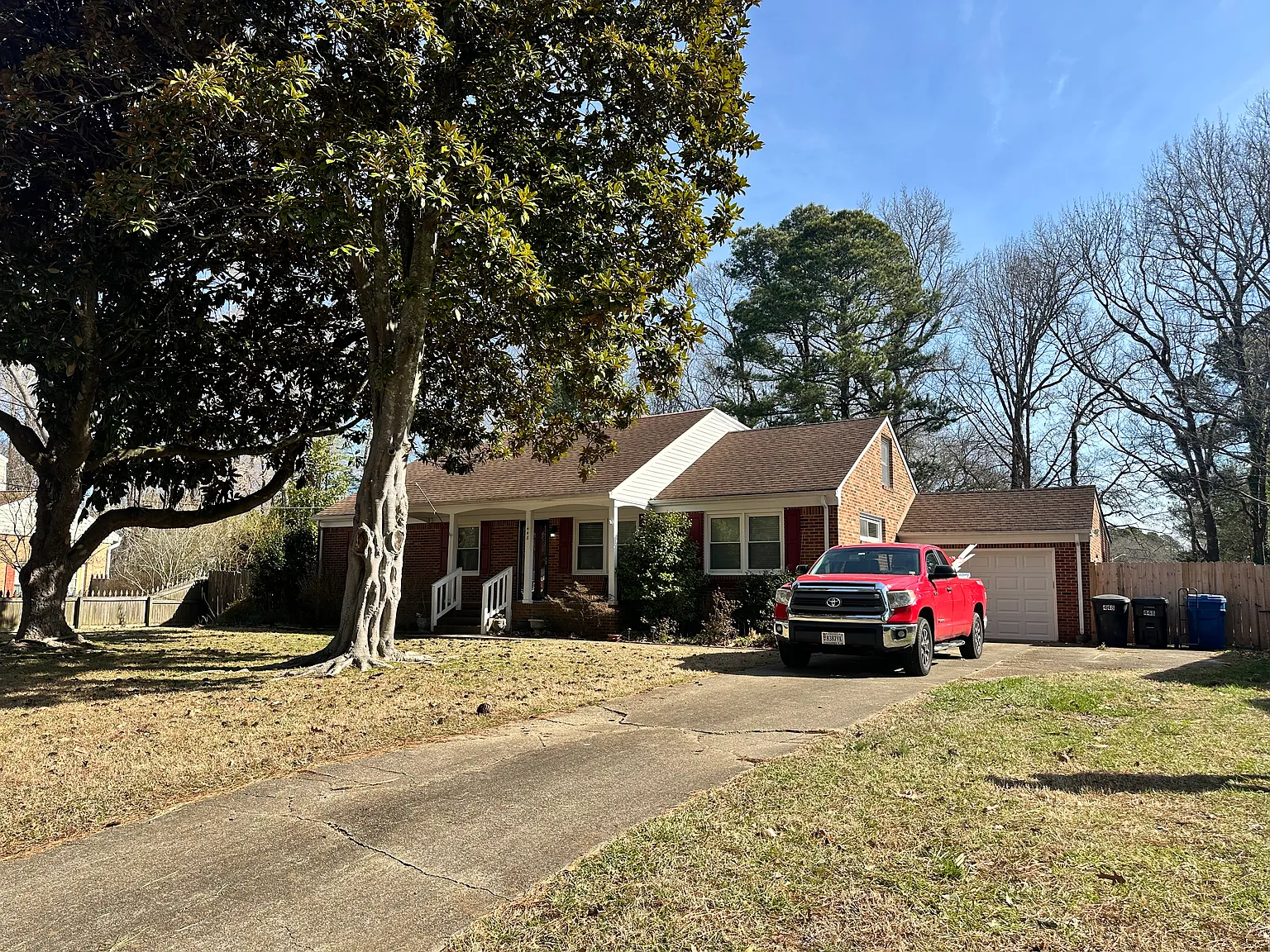4 bed, 2200 sqft, $2,900 — Photo 2