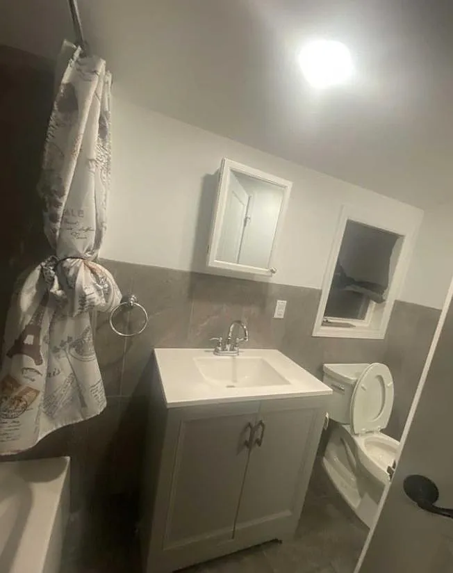 1 bed, 800 sqft, $2,000 — Photo 3