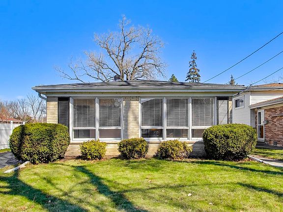 2nd image of 2316 Virginia St