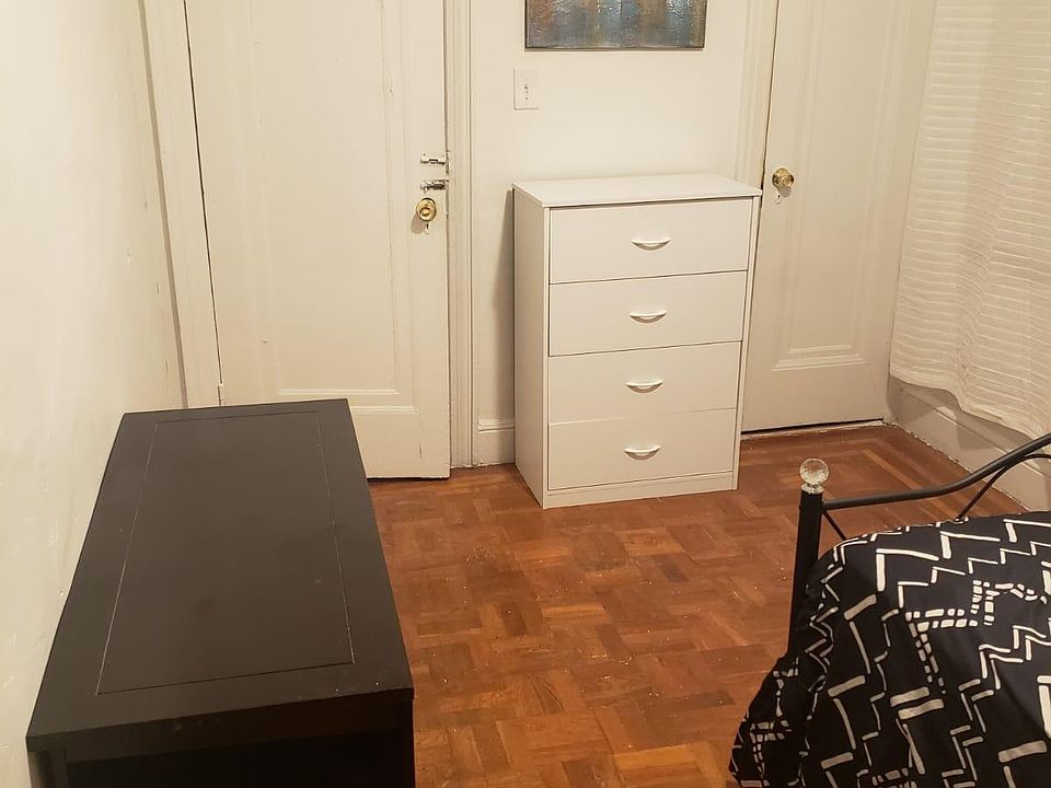 2nd image of 1 Room Johnson Ave
