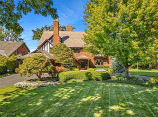 17820 Lake Rd, Lakewood, OH