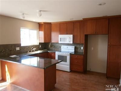 2nd image of 196 Greenwich Cir