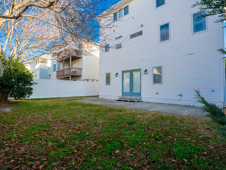 845 S Atlantic Ave — Photo 2