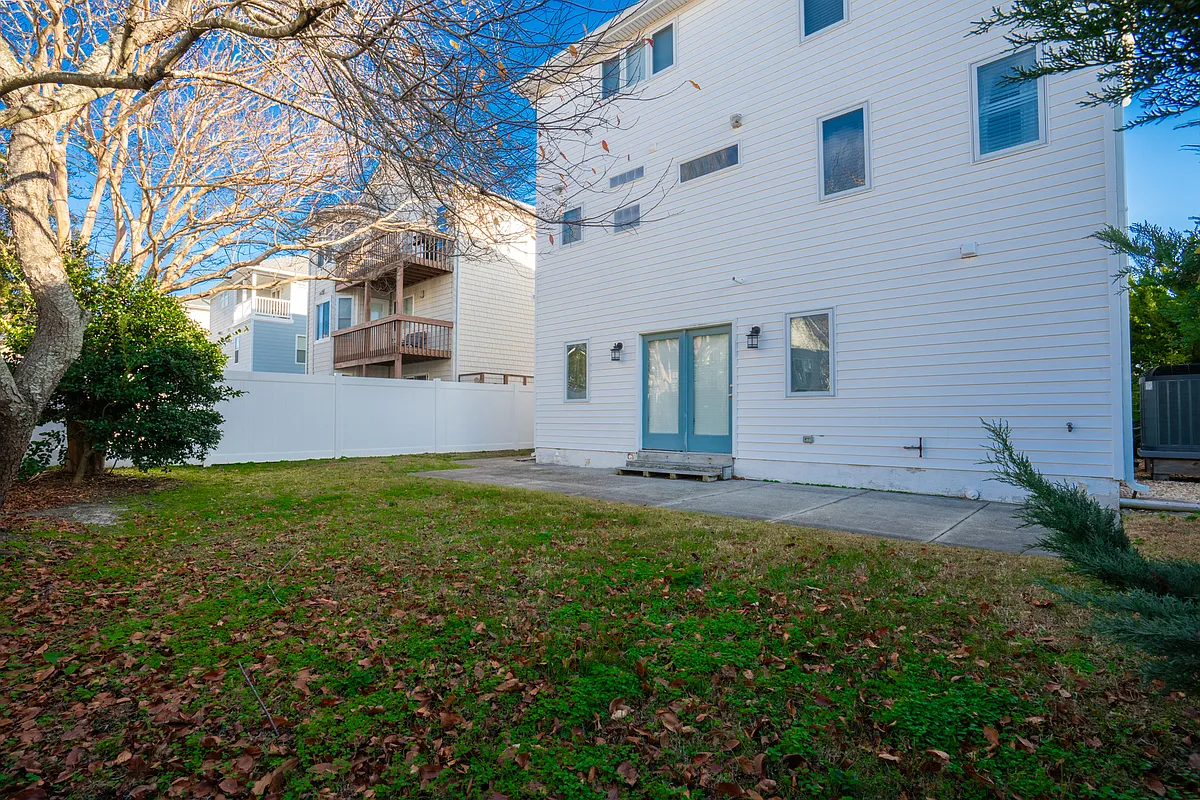 Building Photo - 845 S Atlantic Ave