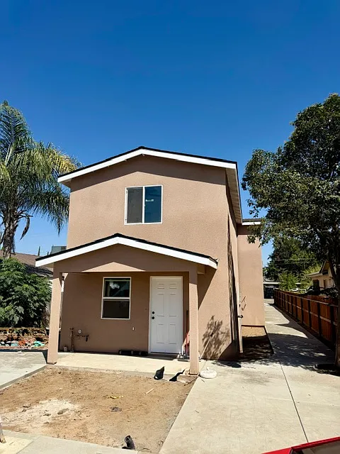 1561 E Marion Way Dinuba, CA 93618 - 101 — Photo 1