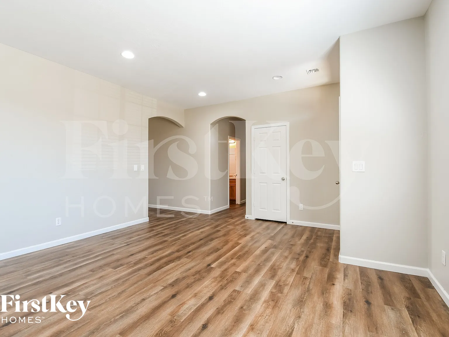 3 bed, 2.0 bath, 1950 sqft, $2,210 — Photo 4