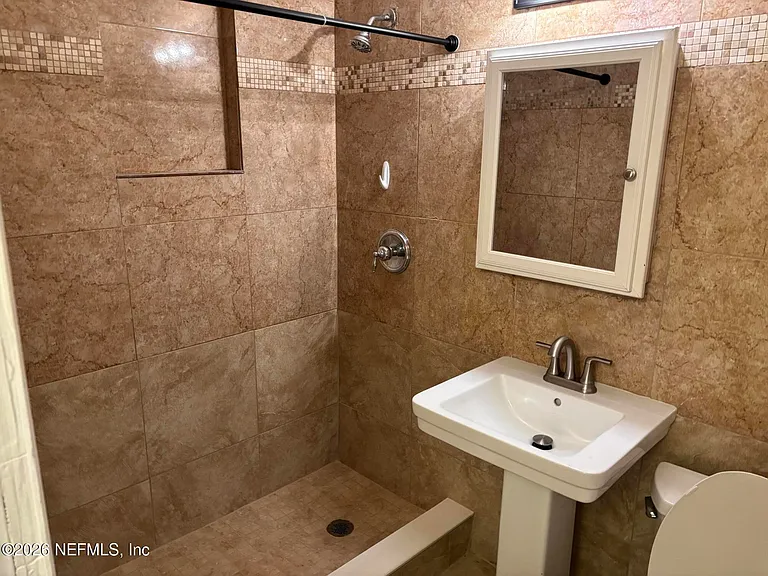 1824 Brookview Dr S — Photo 10