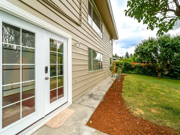 18007 113th Ave SE, Renton, WA 98055