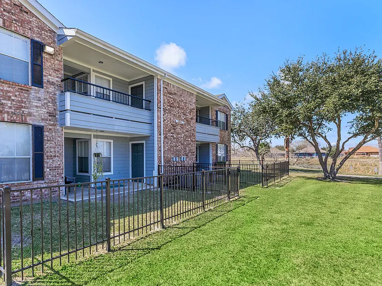 Contigo Apartments — Photo 20